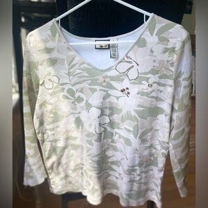 Caribbean Joe women’s floral/camo pattern sheer sleeve top